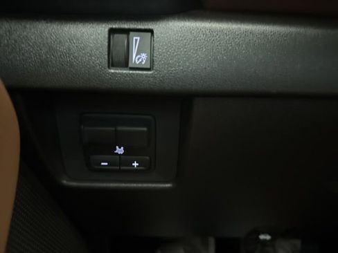 Used 2025 GMC Canyon AT4 w/ Nightfall Edition image 31