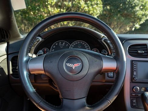 Used 2006 Chevrolet Corvette Convertible w/ Preferred Equipment Group RWD image 39