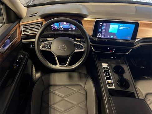 Certified 2024 Volkswagen Atlas SE image 18