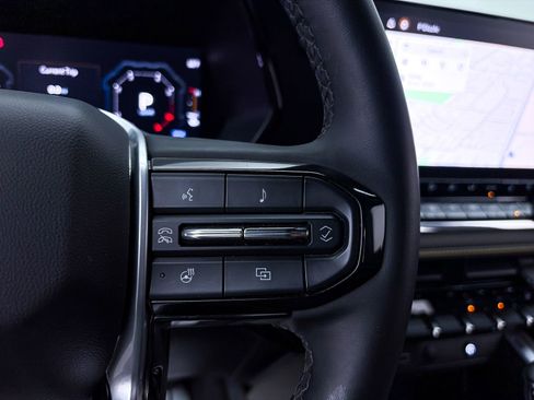 Used 2023 Chevrolet Colorado ZR2 w/ ZR2 Convenience Package III image 36