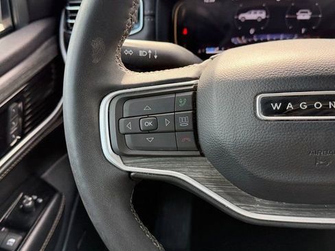 Used 2024 Jeep Wagoneer L Series II w/ Flexible Seating Group image 33