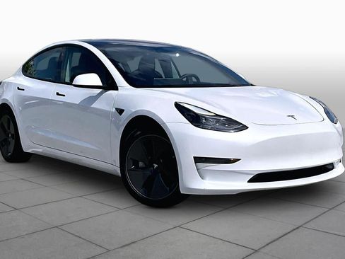 Used 2023 Tesla Model 3 Standard Range RWD image 2