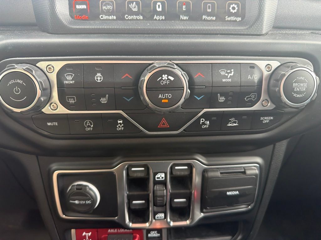 Used 2022 Jeep Gladiator Mojave w/ Dual Top Group AWD/4WD image 18