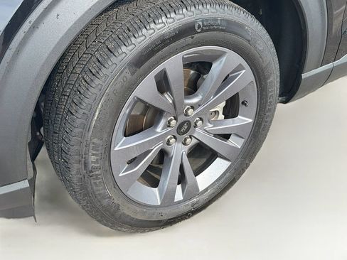 Used 2024 Ford Explorer XLT w/ Equipment Group 202A AWD/4WD image 32