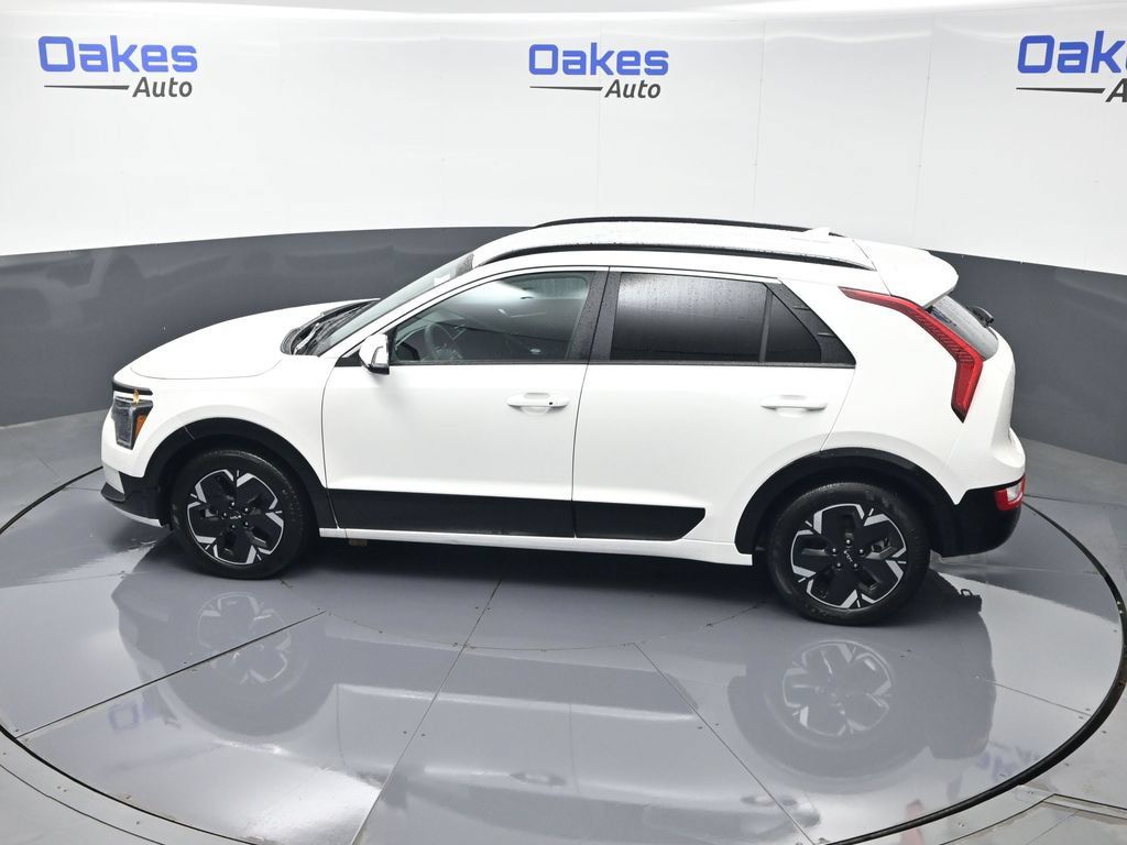 Certified 2024 Kia Niro Wind w/ Wind Preserve Package FWD image 50