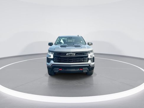 Used 2024 Chevrolet Silverado 1500 LT Trail Boss w/ Convenience Package II AWD/4WD image 3