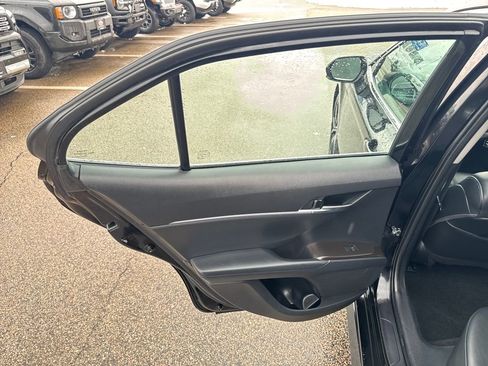 Used 2023 Toyota Camry SE image 36