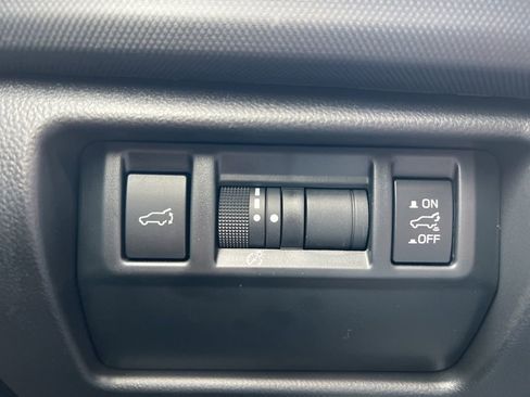 Used 2025 Subaru Forester Premium image 16