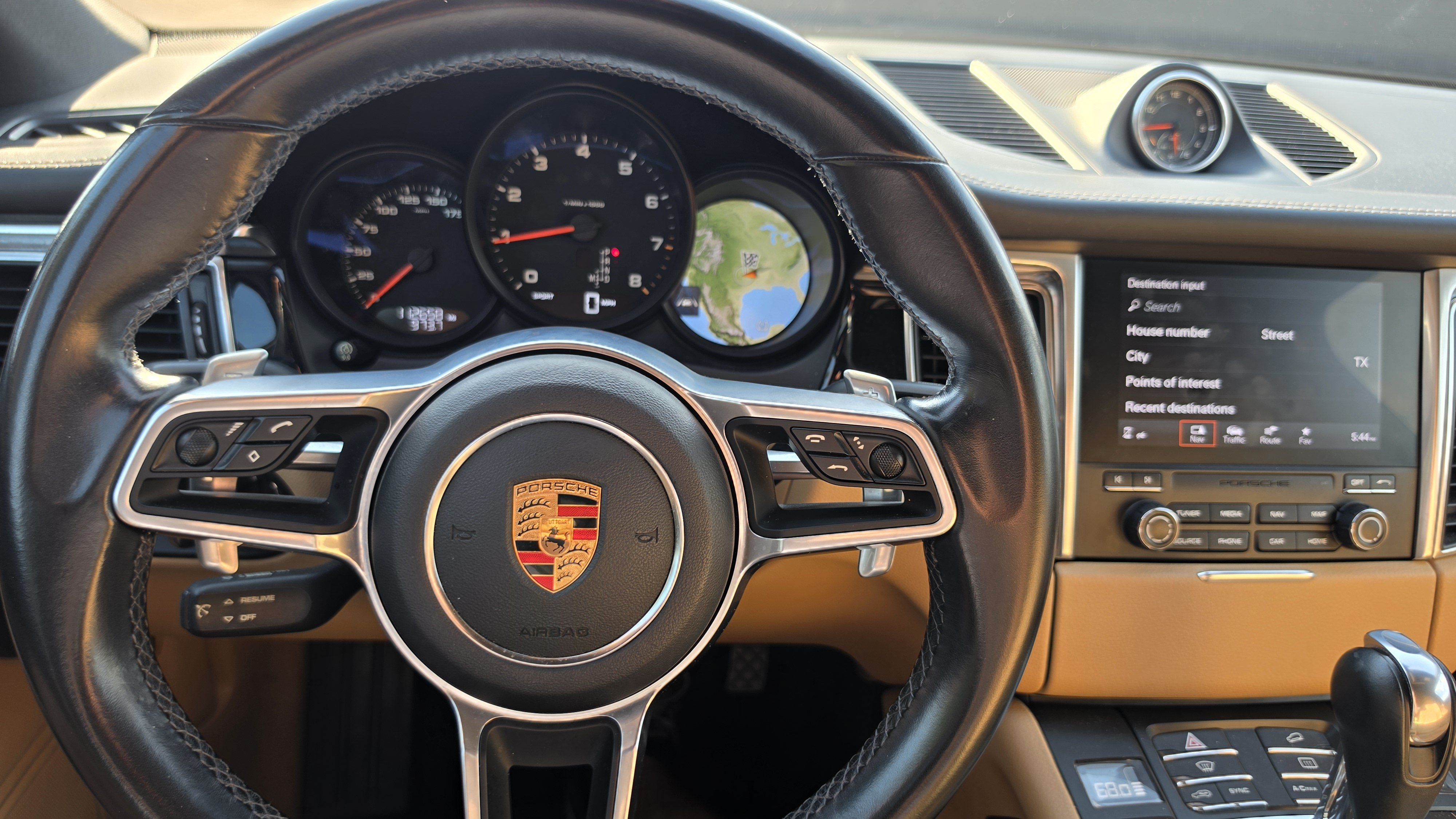 Used 2018 Porsche Macan AWD/4WD image 48