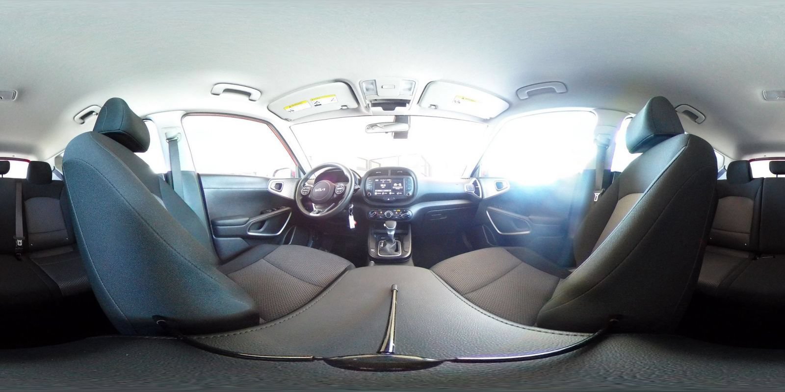 Used 2025 Kia Soul LX w/ LX Technology Package FWD image 39