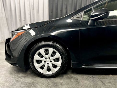 Used 2022 Toyota Corolla LE image 10