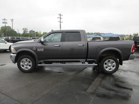 Used 2018 RAM 2500 Laramie w/ Convenience Group AWD/4WD image 10
