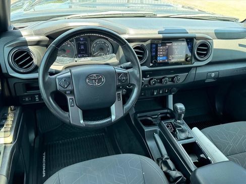 Used 2019 Toyota Tacoma TRD Sport AWD/4WD image 15