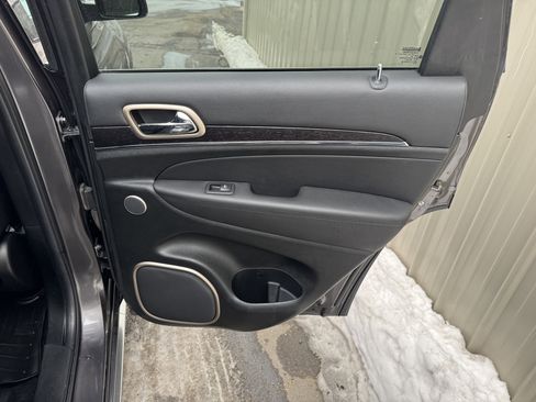 Used 2015 Jeep Grand Cherokee Summit w/ Platinum Series Group image 34