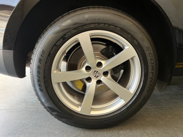 Used 2021 Porsche Macan AWD/4WD image 11