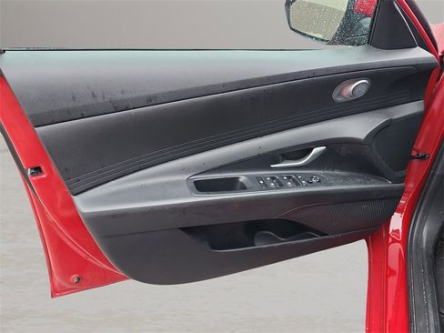 Certified 2023 Hyundai Elantra SE image 24