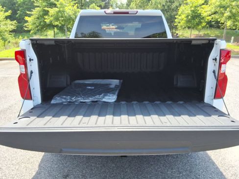 Used 2023 Chevrolet Silverado 1500 RST w/ Z71 Off-Road Package AWD/4WD image 17