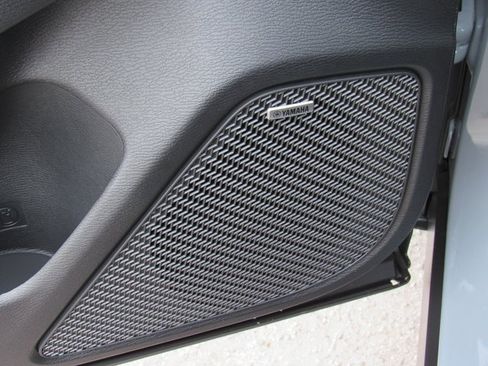 New 2026 Mitsubishi Outlander SE image 12