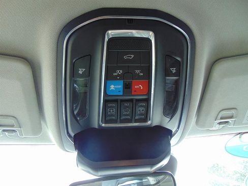 Used 2023 Jeep Grand Cherokee image 28