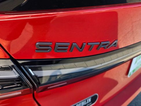 New 2027 Nissan Sentra SR w/ Floor Mat Package FWD image 9