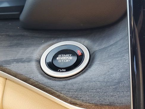 Used 2024 Jeep Grand Cherokee Limited w/ Luxury Tech Group II AWD/4WD image 30