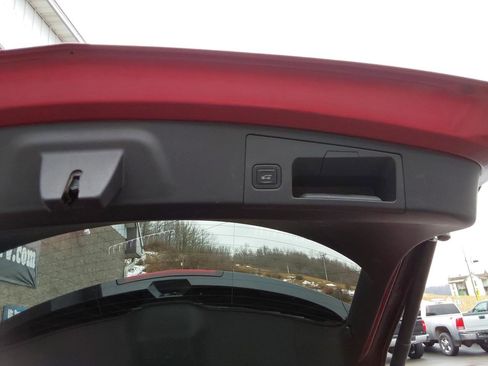 Used 2019 Cadillac XT4 Premium Luxury w/ Enhanced Visibility Package image 26