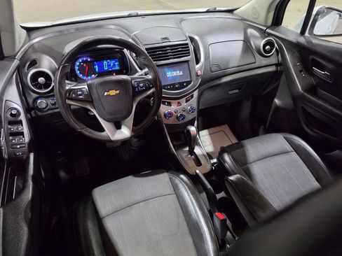 Used 2016 Chevrolet Trax LT w/ LT Convenience Package AWD/4WD image 27