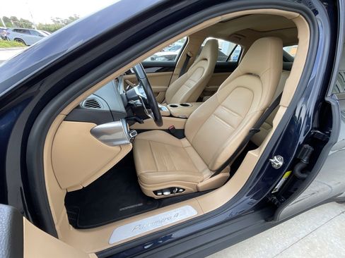 Used 2019 Porsche Panamera 4 image 11