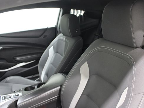 Used 2021 Chevrolet Camaro LS RWD image 4