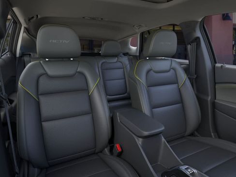 New 2026 Chevrolet Trax ACTIV w/ Sunroof Package FWD image 16