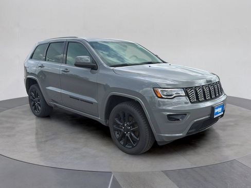 Used 2022 Jeep Grand Cherokee Laredo X AWD/4WD image 9