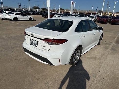 Used 2022 Toyota Corolla LE image 8