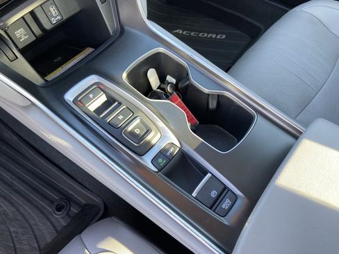 Used 2020 Honda Accord Touring image 43