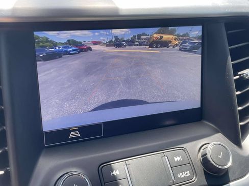 Used 2023 GMC Acadia SLT w/ Elevation Edition AWD/4WD image 17