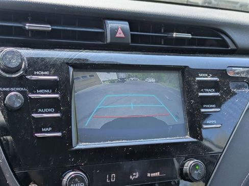 Used 2019 Toyota Camry SE w/ Carpet Mat Package FWD image 20