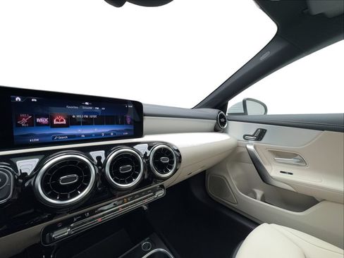 Used 2025 Mercedes-Benz CLA 250 image 43