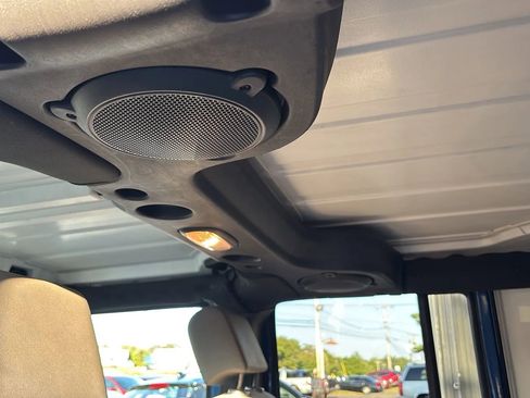 Used 2009 Jeep Wrangler Unlimited Sahara w/ Dual Top Group image 20