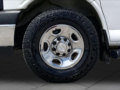 Used 2018 Chevrolet Express 3500 LT w/ LT Preferred Equipment Group RWD image 11