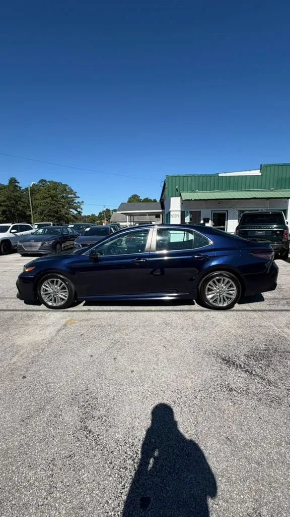 Used 2021 Toyota Camry SE FWD image 7