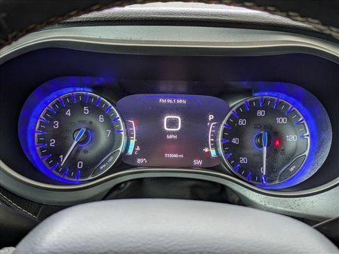 Used 2021 Chrysler Pacifica Touring-L w/ S Appearance Package FWD image 11