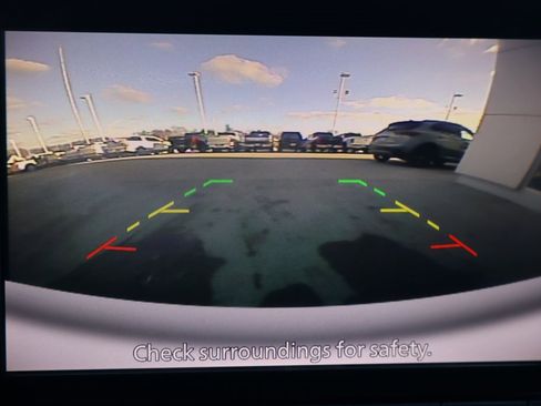 Used 2022 Nissan Pathfinder SV image 21