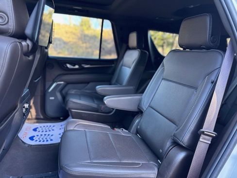 Used 2021 GMC Yukon Denali w/ Denali Premium Package image 22