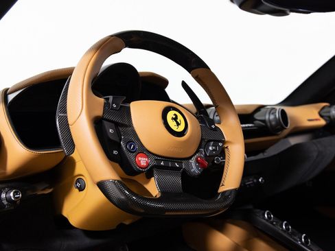 Used 2022 Ferrari 812 GTS RWD image 22