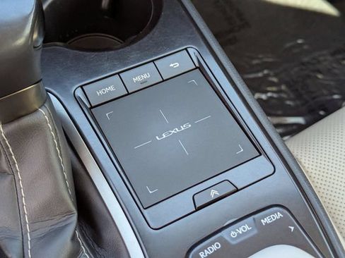 Used 2020 Lexus UX 250h w/ Premium Package AWD/4WD image 29