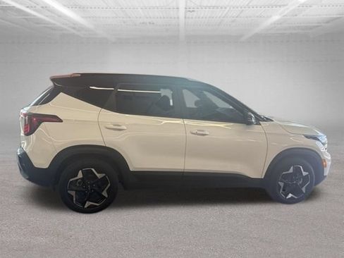 Used 2025 Kia Seltos S FWD image 15