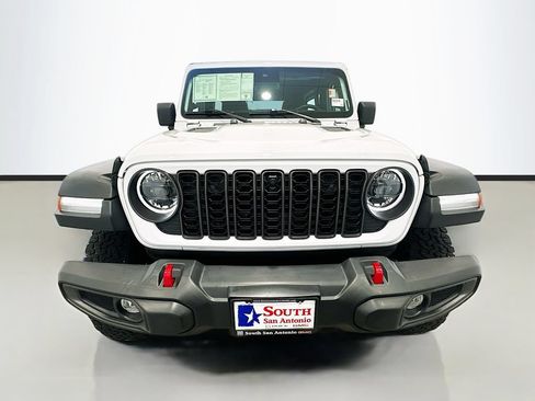 Used 2024 Jeep Wrangler Unlimited Rubicon w/ Technology Group AWD/4WD image 2