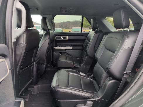 Used 2024 Ford Explorer XLT w/ Equipment Group 202A image 32