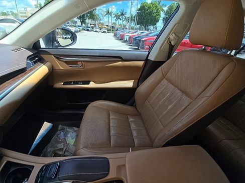Used 2016 Lexus ES 350 w/ Luxury Package w/Wood Trim FWD image 23
