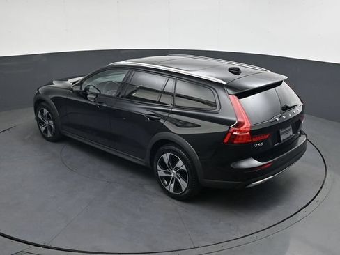 Used 2025 Volvo V60 B5 Cross Country Plus AWD/4WD image 27