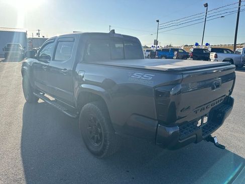 Used 2023 Toyota Tacoma SR AWD/4WD image 9